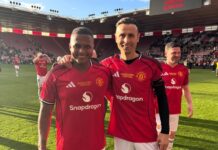 40 år gammel pensjonert Manchester United kaptein sigerer for Engelsk klubb