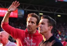 Ryan Reynolds og Rob McElhenney «får lov» til å knuse Wrexhams overgangsrekord